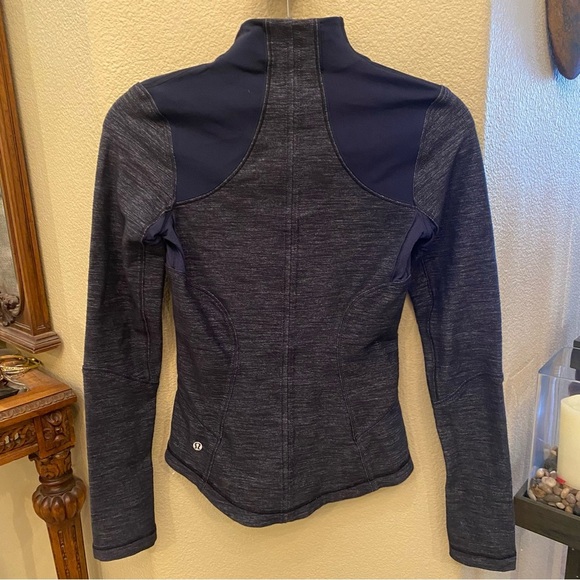 LULULEMON Women Navy Gray Define Zipped Athletic Jacket Size 2 - Picture 4 of 7